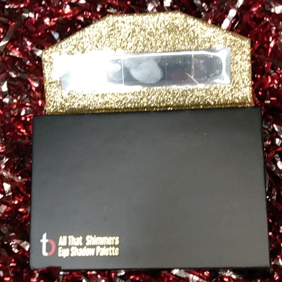 All That Shimmers Eyeshadow Pallette - Picture 5 of 9